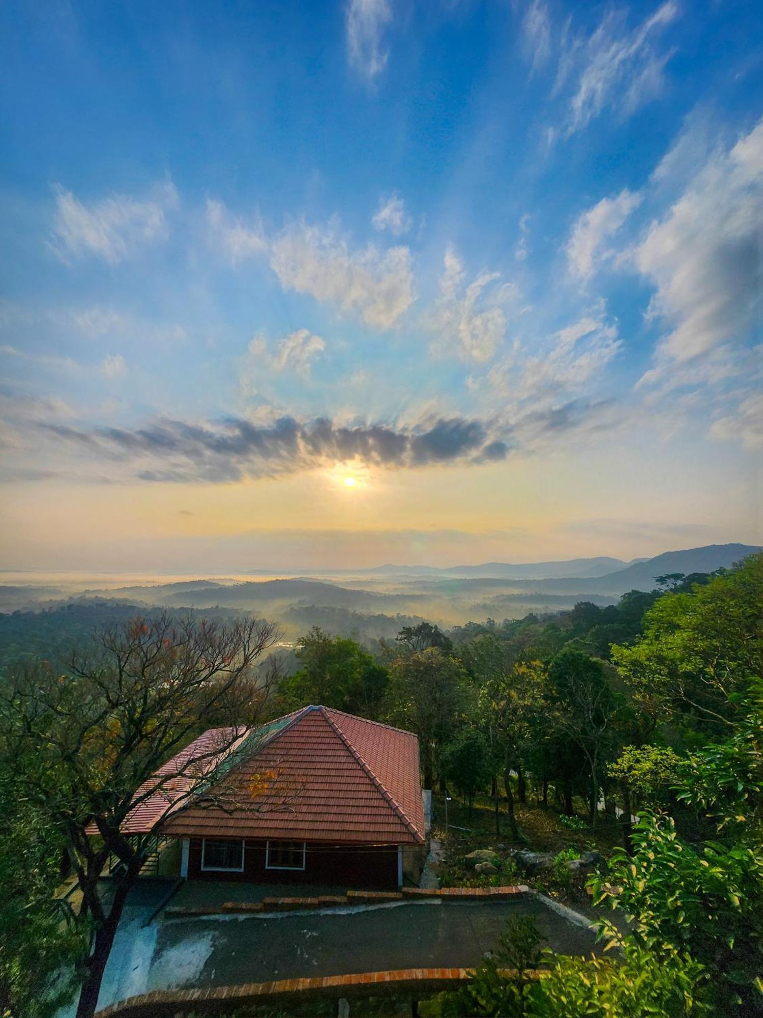 Celestial Heights Homestay Kurchi Exteriör bild
